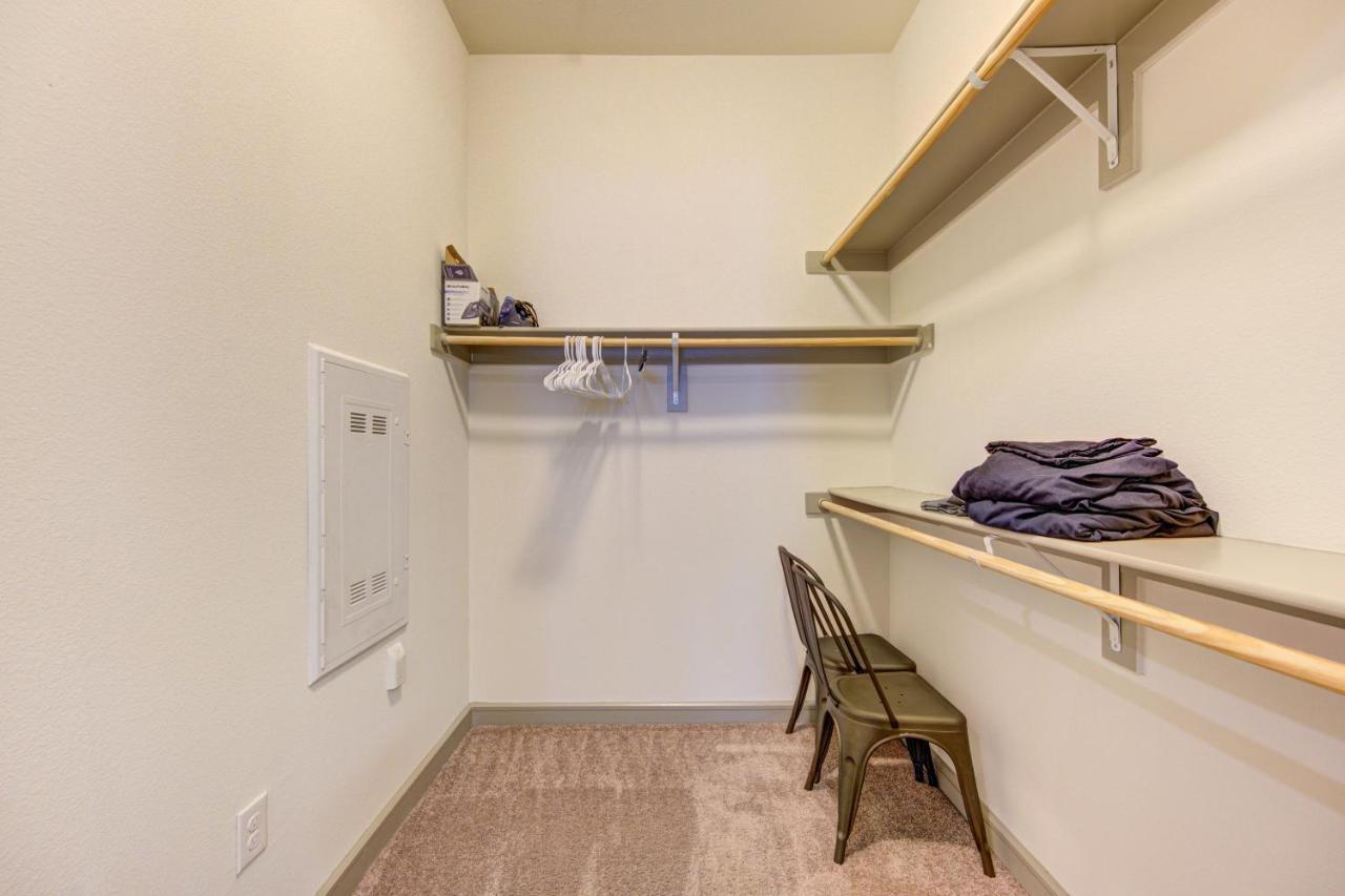 Urban Escape 1br,pool,gym,rooftop Serenity, Petsok Apartamento Houston